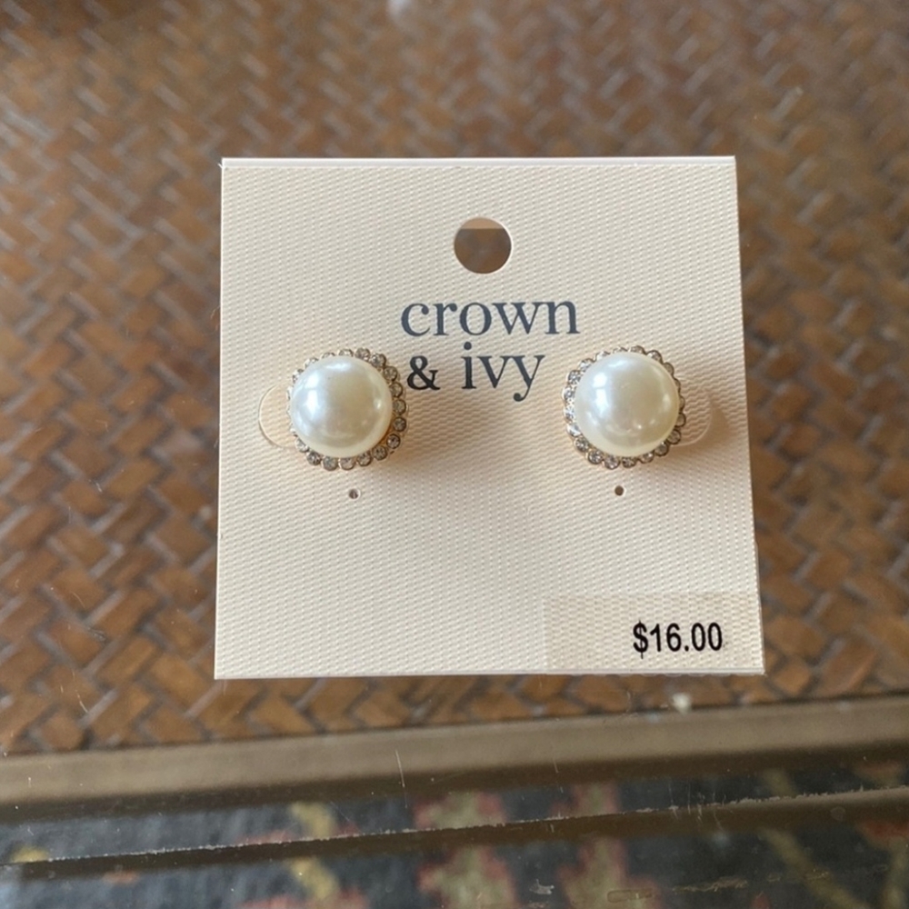 crown & ivy Pearl and Gold Earrings